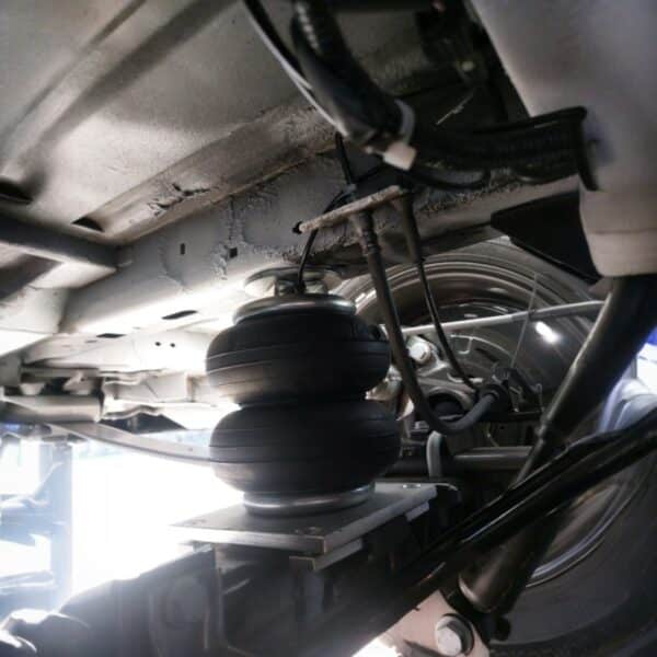 Renault Master/Opel Movano/Nissan NV400 installed air suspension